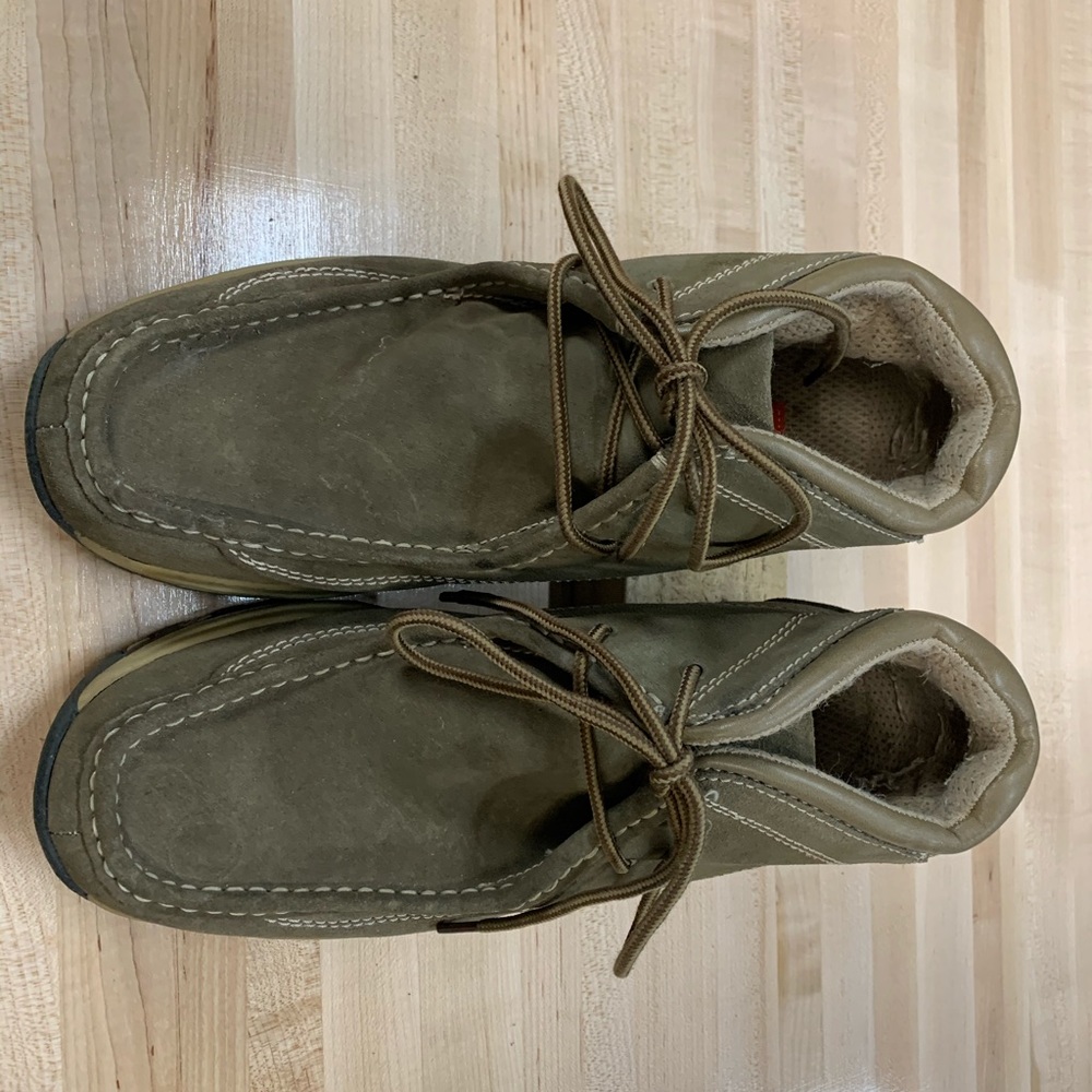 Walking shoe
